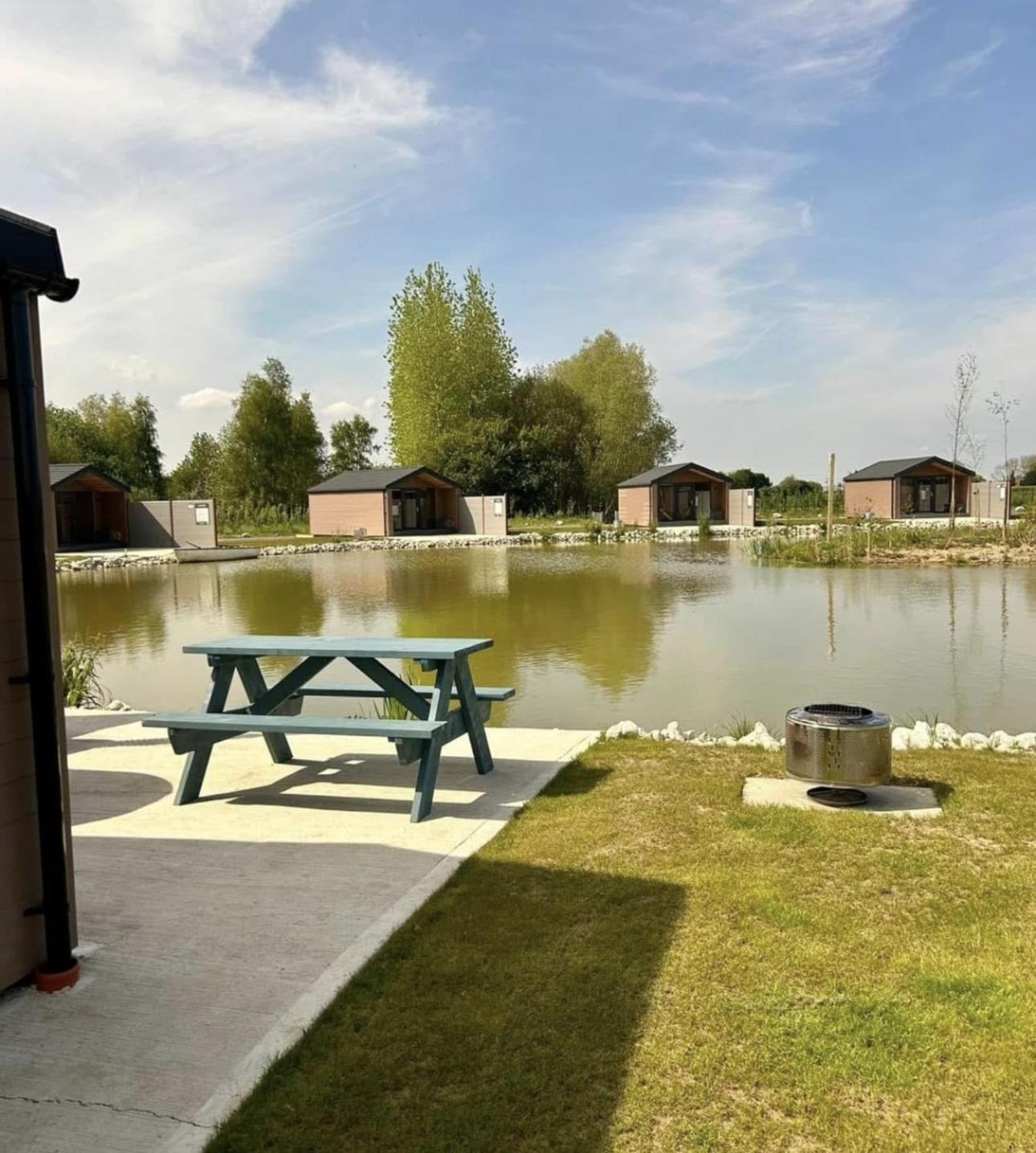 Lakeside Fishing Retreats Boston Rum bild