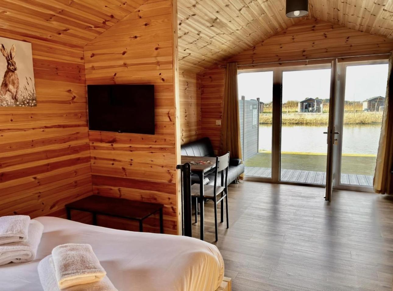 Lakeside Fishing Retreats Boston Rum bild