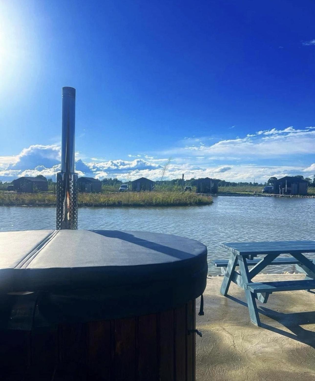 Lakeside Fishing Retreats Boston Rum bild